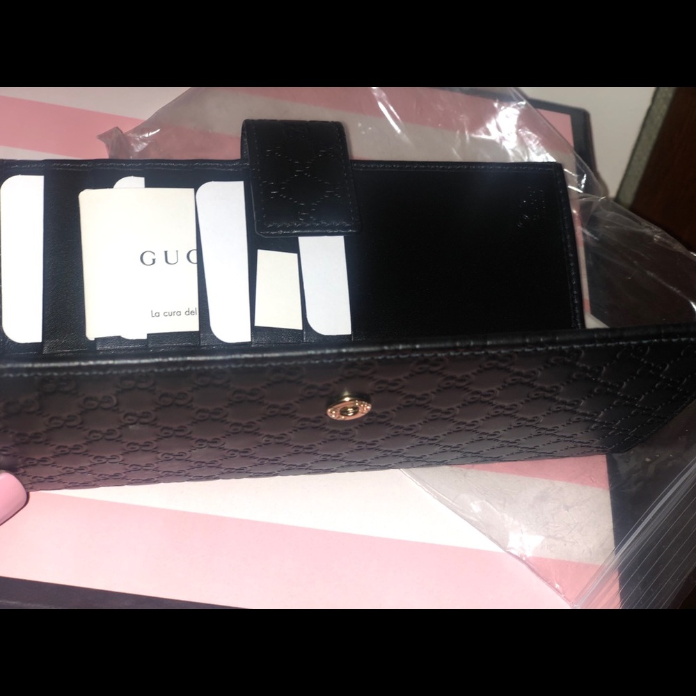 Gucci Wallet - Picture 2 of 2